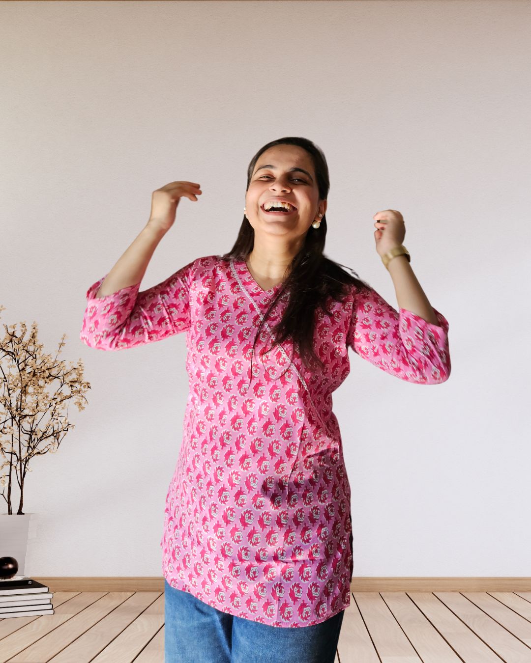 Gulaabi Nazakat Kurti